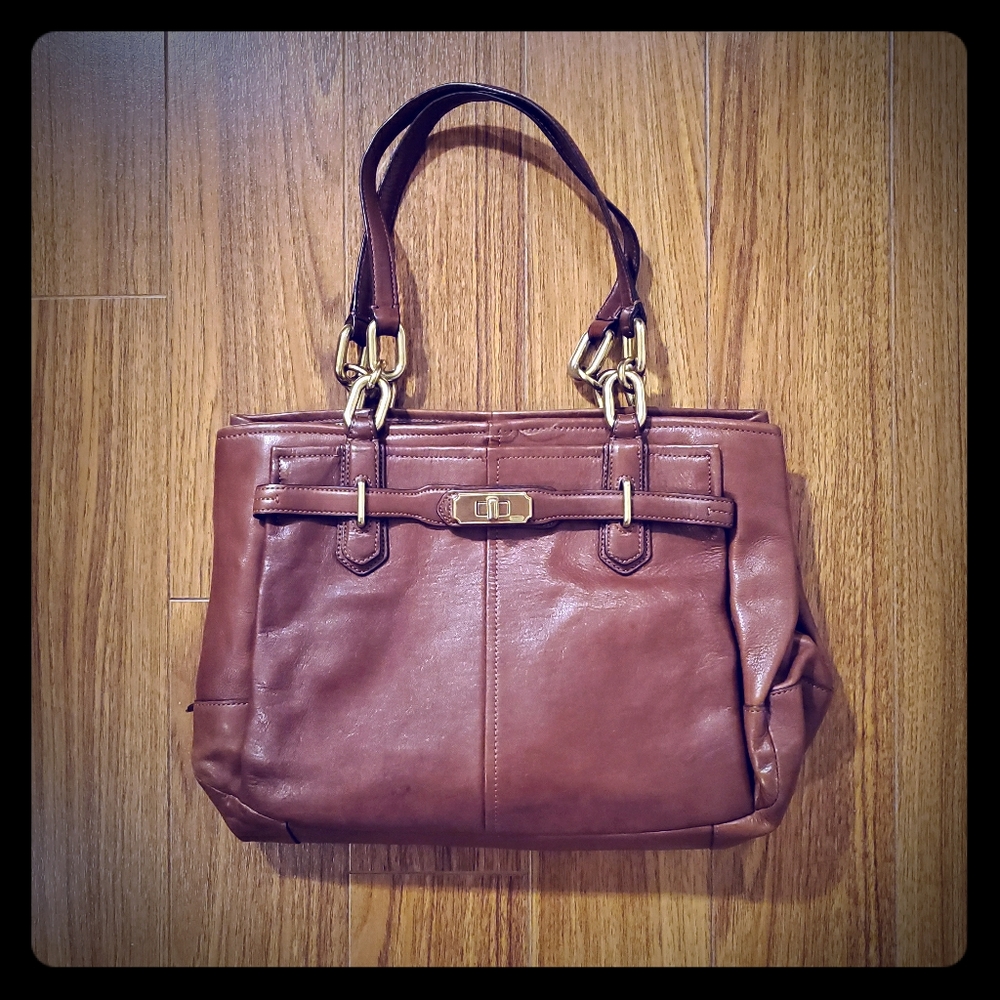 Coach Gold Chain Shoulder Handbag